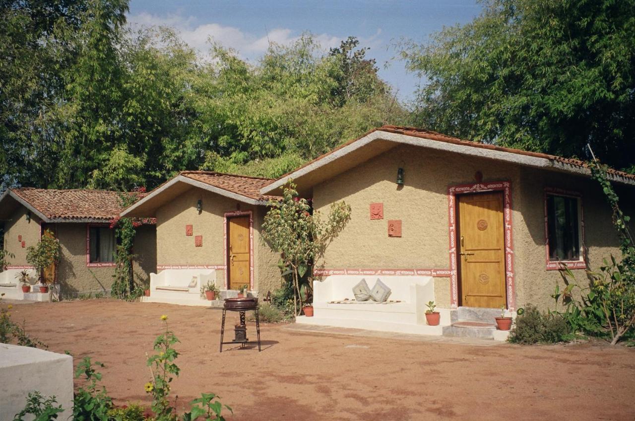 Bandhavgarh Jungle Lodge Tala  Exterior photo